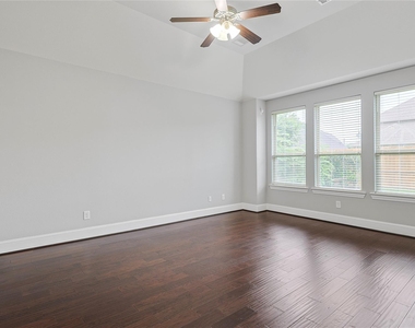 5919 Solara Ledge Lane - Photo Thumbnail 9