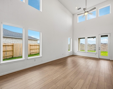 22135 Rangemore Drive - Photo Thumbnail 10