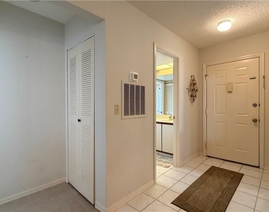 14977 Rivers Edge Court - Photo Thumbnail 9