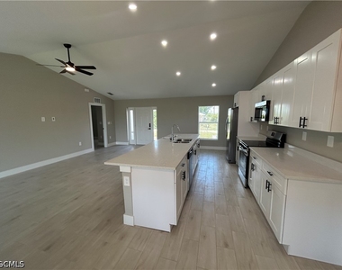 2524 Ne 1st Place - Photo Thumbnail 22