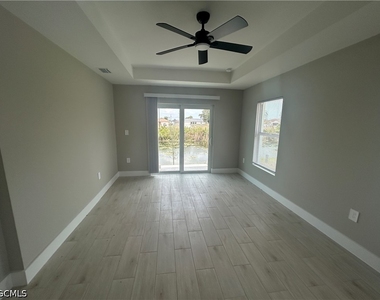 2524 Ne 1st Place - Photo Thumbnail 2