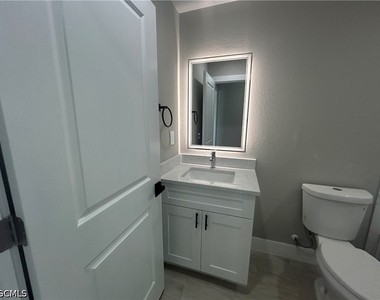2524 Ne 1st Place - Photo Thumbnail 7