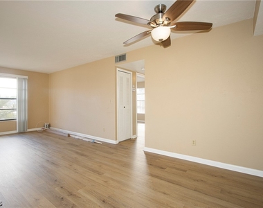 6142 Whiskey Creek Drive - Photo Thumbnail 3