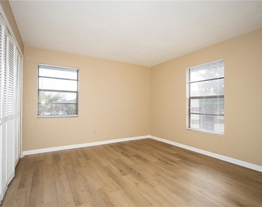 6142 Whiskey Creek Drive - Photo Thumbnail 11