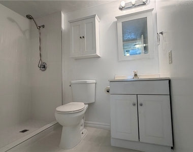 3407 Winkler Avenue - Photo Thumbnail 7
