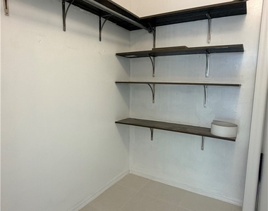 3407 Winkler Avenue - Photo Thumbnail 13