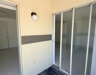 3407 Winkler Avenue - Photo Thumbnail 15