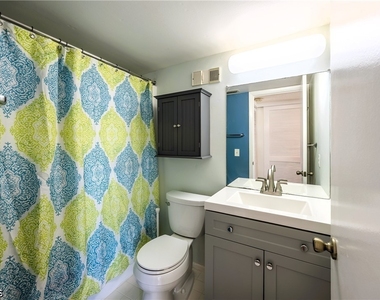 6220 Augusta Drive - Photo Thumbnail 6