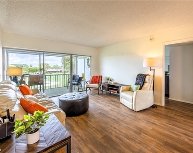 6220 Augusta Drive - Photo Thumbnail 9