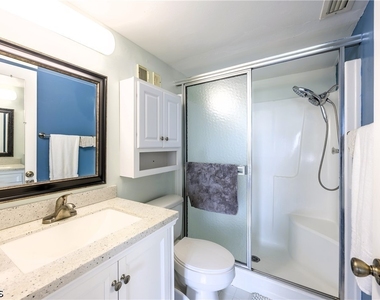 6220 Augusta Drive - Photo Thumbnail 15