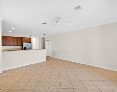 8369 Sumner Avenue - Photo Thumbnail 5