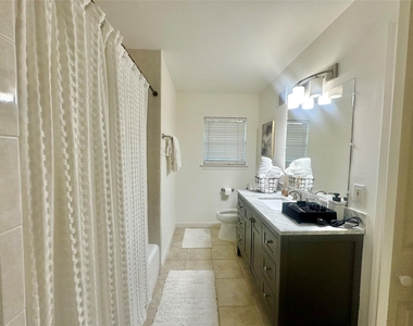 5329 Pagewood Lane - Photo Thumbnail 14