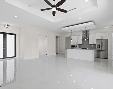 2100 Nw 21st Street - Photo Thumbnail 8