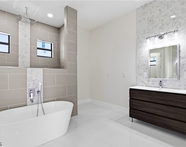 2100 Nw 21st Street - Photo Thumbnail 12