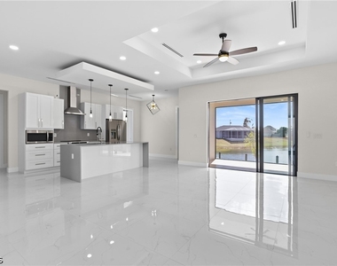 2100 Nw 21st Street - Photo Thumbnail 4
