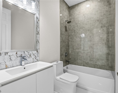 2100 Nw 21st Street - Photo Thumbnail 18