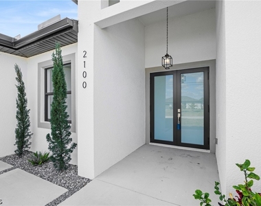 2100 Nw 21st Street - Photo Thumbnail 3