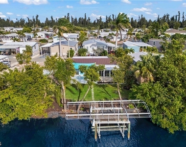 7150 Cobiac Drive - Photo Thumbnail 3