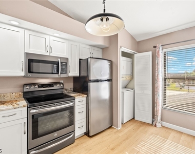 4616 Se 5th Place - Photo Thumbnail 6