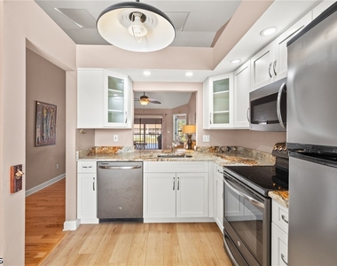 4616 Se 5th Place - Photo Thumbnail 8