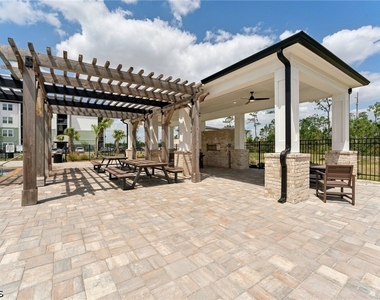 10800 Colonial Gateway Drive - Photo Thumbnail 17