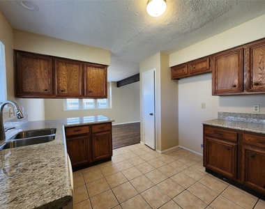 22810 Leedstown Lane - Photo Thumbnail 4