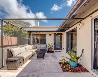 6337 Royal Woods Drive - Photo Thumbnail 23