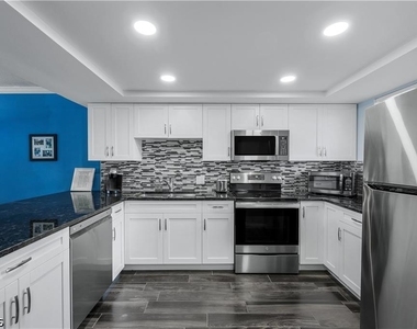 4260 Se 20th Place - Photo Thumbnail 2