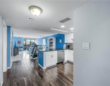 4260 Se 20th Place - Photo Thumbnail 1