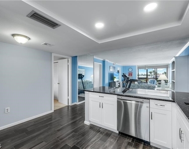4260 Se 20th Place - Photo Thumbnail 3