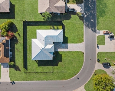 24 Crestwood Circle S - Photo Thumbnail 1