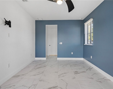 24 Crestwood Circle S - Photo Thumbnail 13
