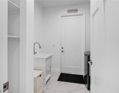24 Crestwood Circle S - Photo Thumbnail 20