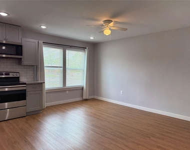 6610 Haight Street - Photo Thumbnail 2