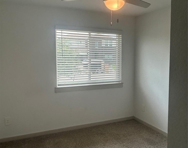 215 Dusty Bridle Lane - Photo Thumbnail 11