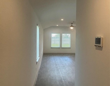 215 Dusty Bridle Lane - Photo Thumbnail 2