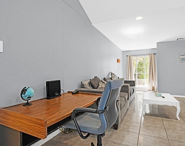 222 Wickhamford Way - Photo Thumbnail 14