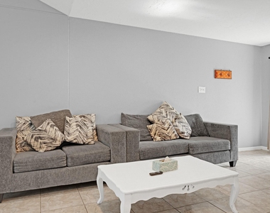 222 Wickhamford Way - Photo Thumbnail 18