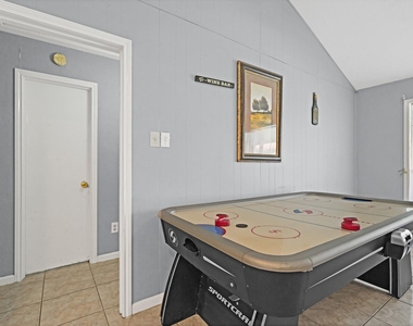 222 Wickhamford Way - Photo Thumbnail 11