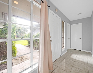 222 Wickhamford Way - Photo Thumbnail 3