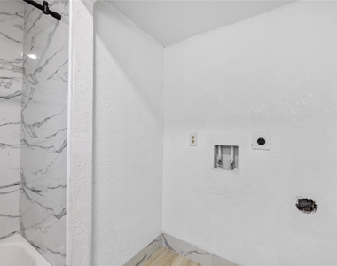 13002 Greenway Chase Court - Photo Thumbnail 15