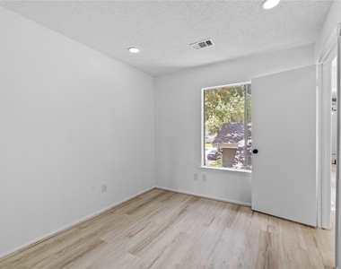 13002 Greenway Chase Court - Photo Thumbnail 17