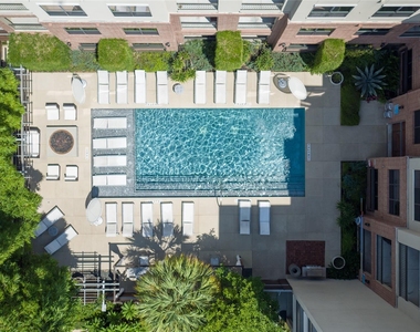 2700 Brazos Street - Photo Thumbnail 8
