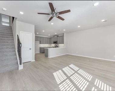 8046 Scanlan Trace - Photo Thumbnail 8
