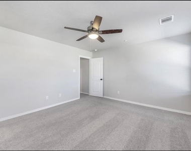 8046 Scanlan Trace - Photo Thumbnail 15