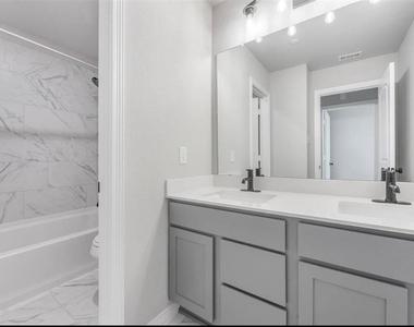 8046 Scanlan Trace - Photo Thumbnail 19