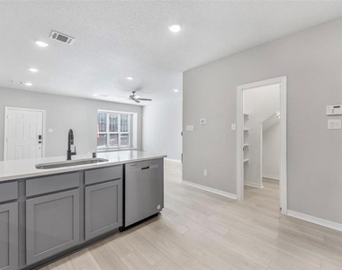 8046 Scanlan Trace - Photo Thumbnail 9