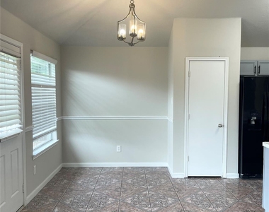 2831 Sockeye Drive - Photo Thumbnail 4