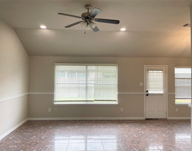 2831 Sockeye Drive - Photo Thumbnail 5