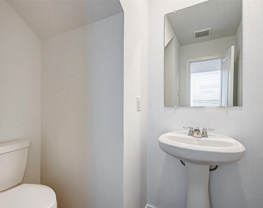 21543 Carosella Drive - Photo Thumbnail 9